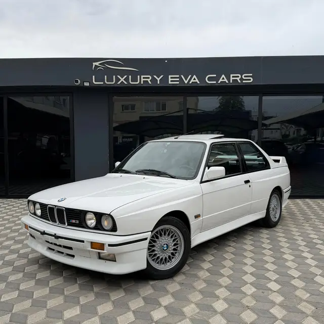 BMW M3 E30